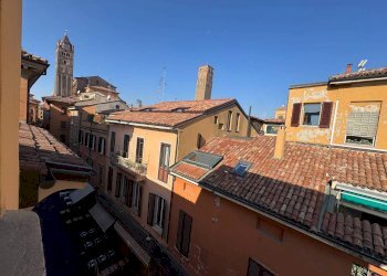 Vista - Trilocale Via Altabella, Bologna (zona Centro Storico) - foto 16