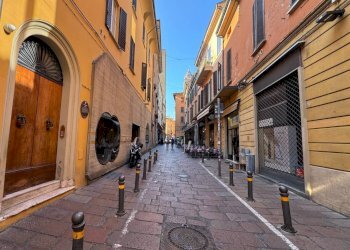 Zona - Trilocale Via Altabella, Bologna (zona Centro Storico) - foto 23