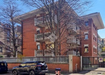 Box Via martiri della Libertà, Torino (neighborhood Borgo Po) - photo 1