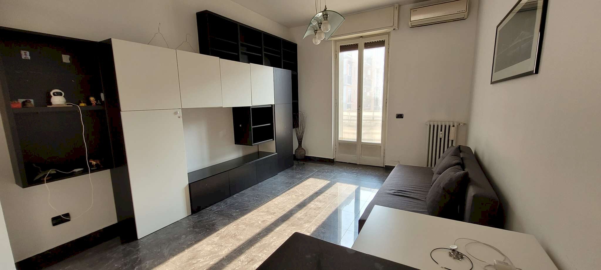 Two-room apartment via Dei tulipani 3, Milano (neighborhood Giambellino) - photo 1