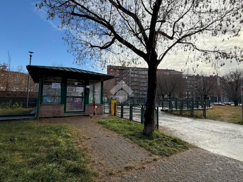 Box Corso Cesare Correnti, Torino (zona Santa Rita) - foto 2