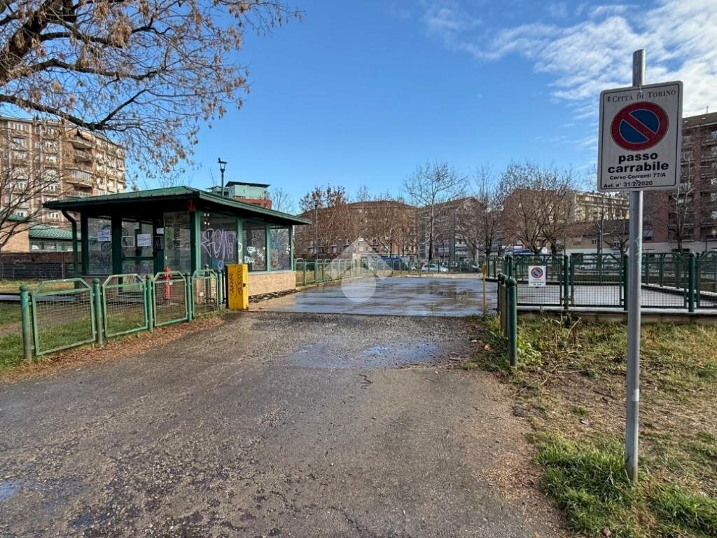 Box Corso Cesare Correnti, Torino (zona Santa Rita) - foto 3