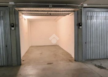 Box Corso Cesare Correnti, Torino (zona Santa Rita) - foto 1