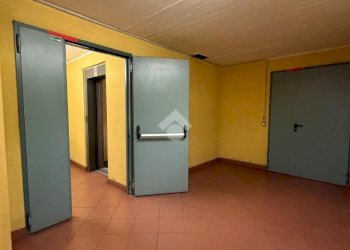 Box Corso Cesare Correnti, Torino (zona Santa Rita) - foto 9