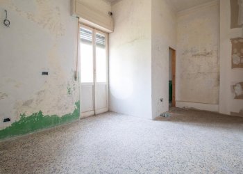 Shop Via Santa Lucia, Imperia - photo 16