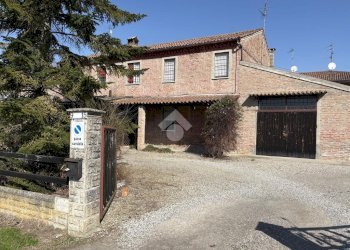 Porzione di casa Via Sabbiosa, Ferrara (zona Focomorto) - foto 1