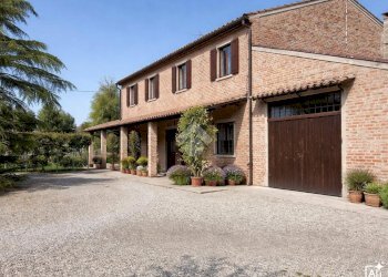 Portion of a house Via Sabbiosa, Ferrara (neighborhood Focomorto) - photo 29