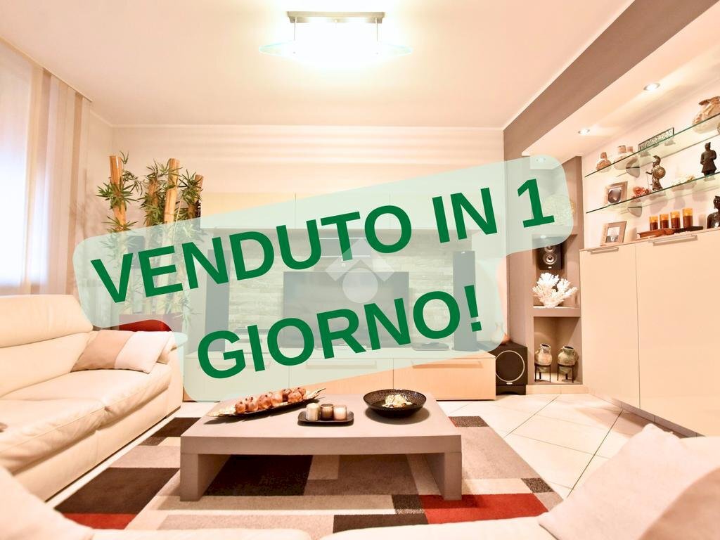 Three-room apartment Via Aldo Moro, Vignate - photo 1