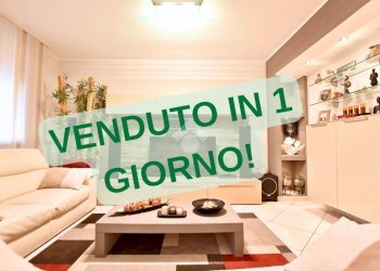 Three-room apartment Via Aldo Moro, Vignate - photo 1