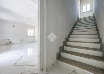 Portion of a house Via Pagno, Saluzzo - photo 15