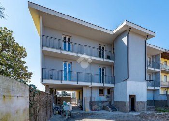 Three-room apartment Via Giacomo Matteotti, Rescaldina - photo 1