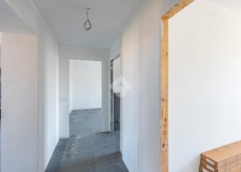 Three-room apartment Via Giacomo Matteotti, Rescaldina - photo 17