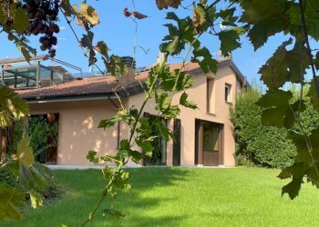 Villa Imola - foto 1