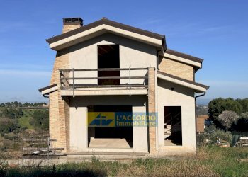 Foto 1 - Villa STRADA DEL SANTISSIMO SALVATORE, Chieti - foto 1