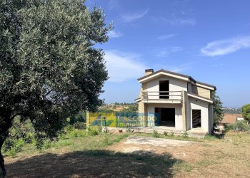 Foto 1 - Villa STRADA DEL SANTISSIMO SALVATORE, Chieti - photo 1