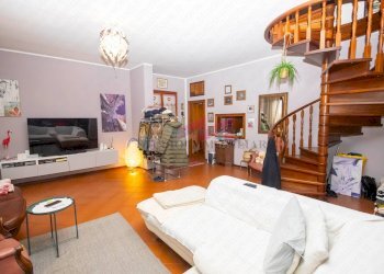 Foto 1 - Casa indipendente Via Eugenio Dugoni
 
3, Borgo Mantovano - foto 1