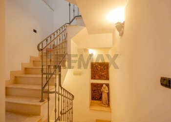 Scale - Independent house Via San Gioacchino
 
57, Molfetta - photo 9