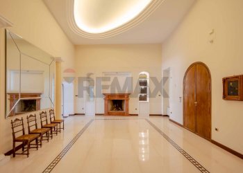 Soggiorno - Apartment Piazza Trieste
 
7, Trani - photo 2