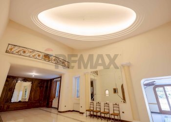 Hall / corridoio - Apartment Piazza Trieste
 
7, Trani - photo 7