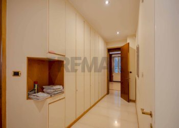 Hall / corridoio - Apartment Piazza Trieste
 
7, Trani - photo 14