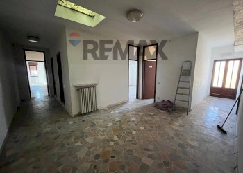 Stanza vuota - Appartamento Via Valcuvia
 
10, Brenta - foto 7