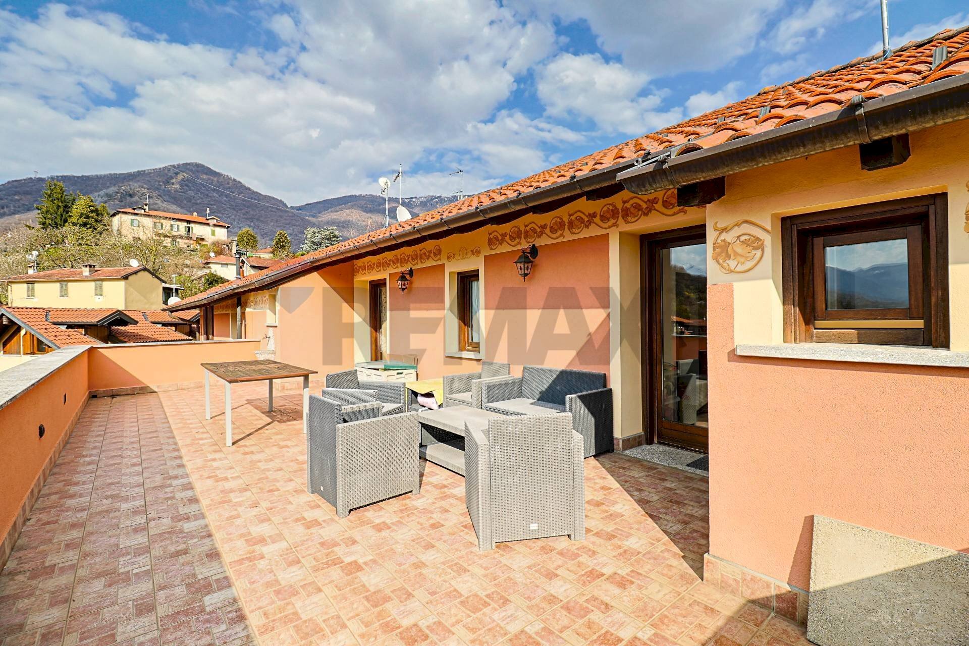 Terrazza - Three-room apartment Piazza Bernardino Luini
 
8, Dumenza - photo 2