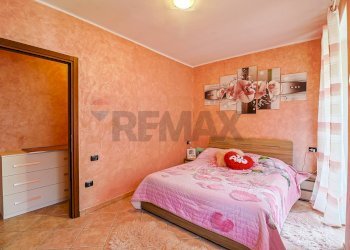 Camera / camera da letto - Three-room apartment Piazza Bernardino Luini
 
8, Dumenza - photo 10