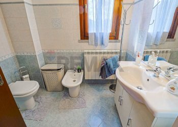 Bagno - Three-room apartment Piazza Bernardino Luini
 
8, Dumenza - photo 18