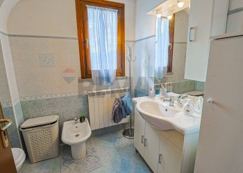 Bagno - Three-room apartment Piazza Bernardino Luini
 
8, Dumenza - photo 19