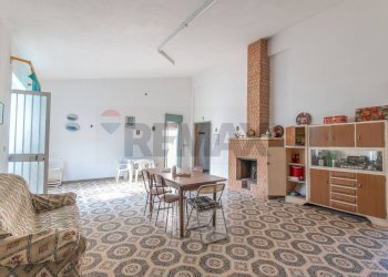 Sala da pranzo - Villa c.da piano stella, Caltagirone - foto 2