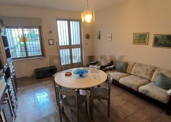 Sala da pranzo - Quadrilocale Via Diana
 
39, Fiumefreddo di Sicilia - foto 1