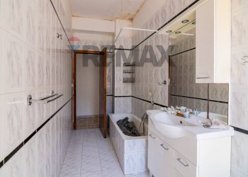 Bagno - Appartamento Via Paolo Orsi
7, Gravina di Catania - foto 13