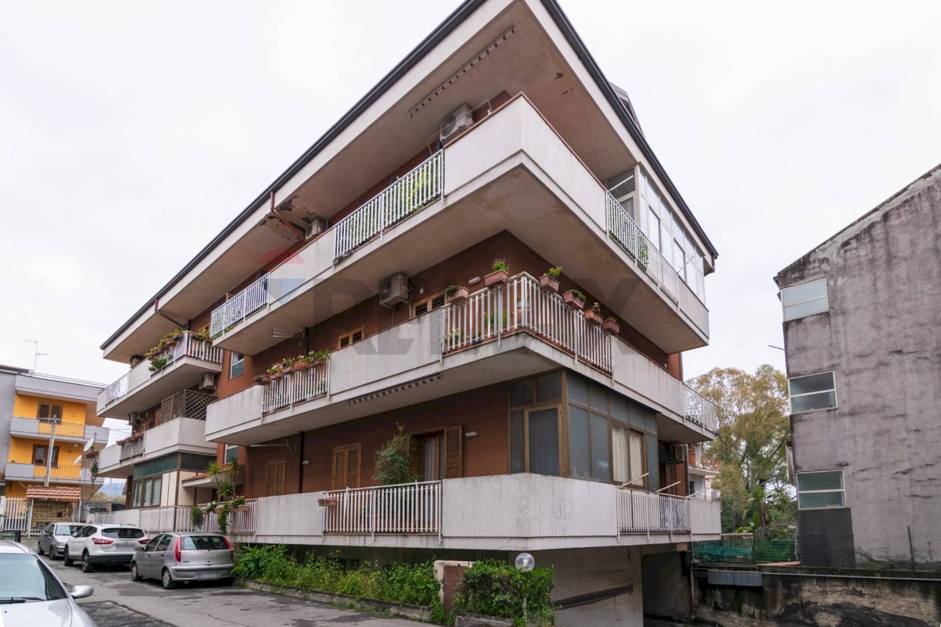 Edificio all\'aperto - Quadrilocale Via Camillo Barbagallo
48, Aci Sant'Antonio - foto 3