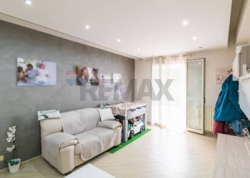 Sala da pranzo - Four-room apartment Via Camillo Barbagallo
 
48, Aci Sant'Antonio - photo 8