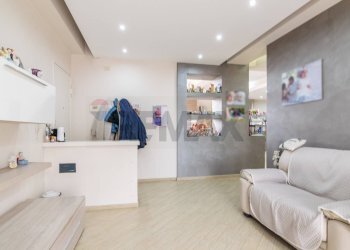 Soggiorno - Four-room apartment Via Camillo Barbagallo
 
48, Aci Sant'Antonio - photo 10