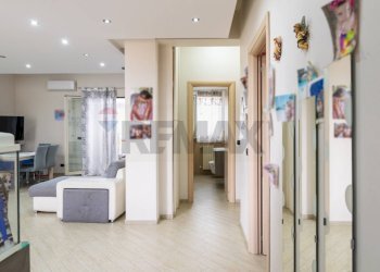 Sala da pranzo - Four-room apartment Via Camillo Barbagallo
 
48, Aci Sant'Antonio - photo 11