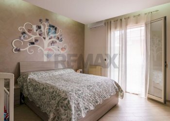 Camera / camera da letto - Four-room apartment Via Camillo Barbagallo
 
48, Aci Sant'Antonio - photo 16