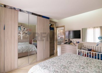 Camera / camera da letto - Four-room apartment Via Camillo Barbagallo
 
48, Aci Sant'Antonio - photo 17