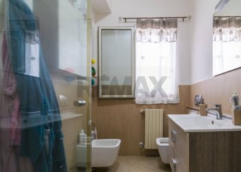 Bagno - Four-room apartment Via Camillo Barbagallo
 
48, Aci Sant'Antonio - photo 19