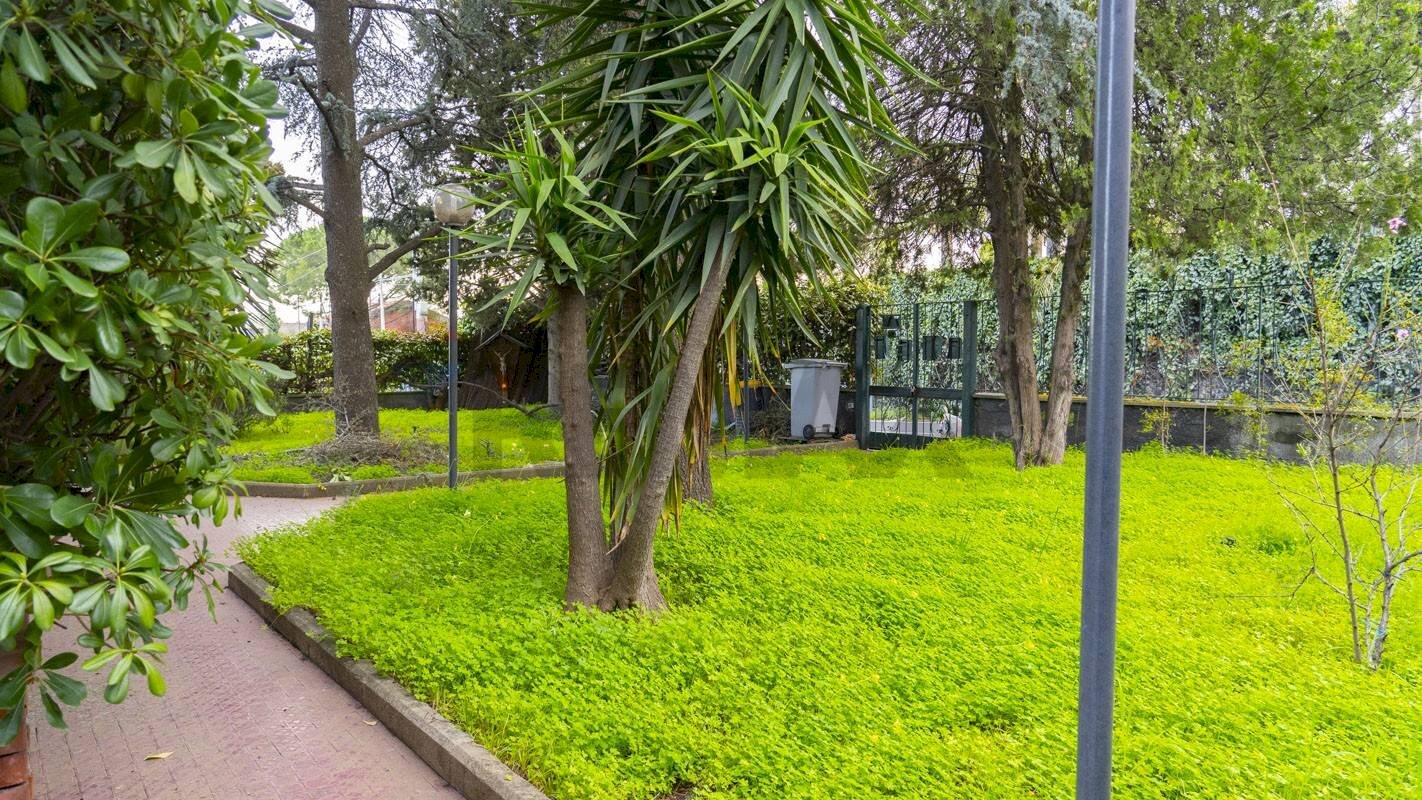 Giardino - Casa semi indipendente Via Etnea
 
570, Tremestieri Etneo - foto 2