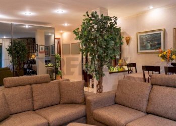 Soggiorno - Casa semi indipendente Via Etnea
 
570, Tremestieri Etneo - foto 8