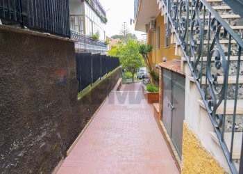 Edificio all\'aperto - Casa semi indipendente Via Etnea
 
570, Tremestieri Etneo - foto 52
