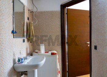 Bagno - Villa Contrada Terre Bianche/Strada Statale 192 (KM 79)
 
snc, Misterbianco - foto 11