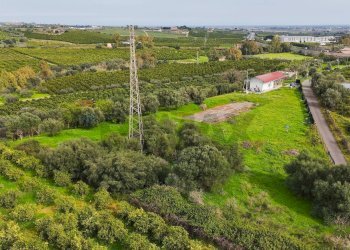 Vista delle montagne - Villa Contrada Terre Bianche/Strada Statale 192 (KM 79)
 
snc, Misterbianco - foto 16