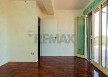 Stanza vuota - Casa semi indipendente Via L' Aquila
 
6, Mascalucia - foto 12