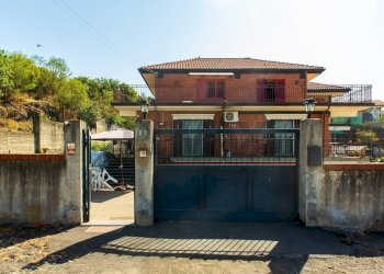 Casa all\'aperto - Casa semi indipendente Via L' Aquila
 
6, Mascalucia - foto 28