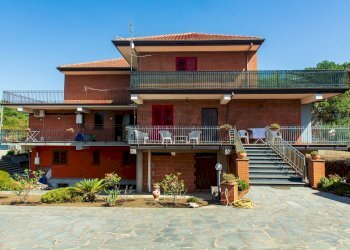 Casa all\'aperto - Casa semi indipendente Via L' Aquila
 
6, Mascalucia - foto 34