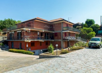 Casa all\'aperto - Casa semi indipendente Via L' Aquila
 
6, Mascalucia - foto 36