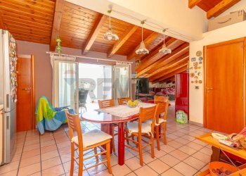 Sala da pranzo - Villa Bifamiliare Via Carlo Cattaneo
 
119, Francofonte - foto 15