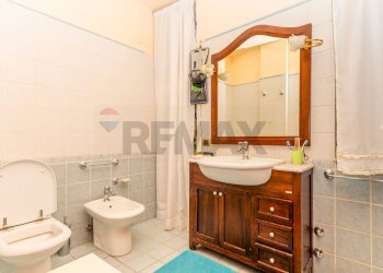 Bagno - Villa Bifamiliare Via Carlo Cattaneo
 
119, Francofonte - foto 16